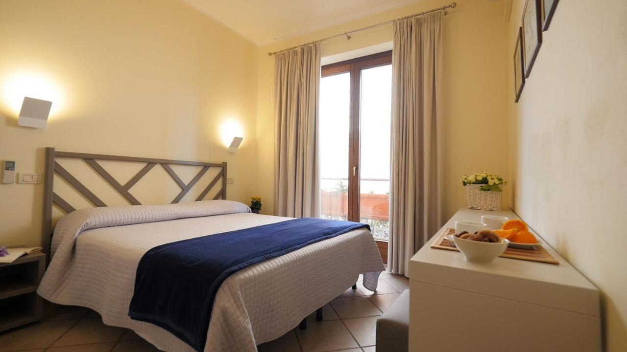 Residenza Turistico Alberghiera Corallo Castiglione della Pescaia Exterior foto